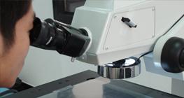 proiettore per assicurare qualità stampi plastica e qualità stampaggio iniezione plastiche